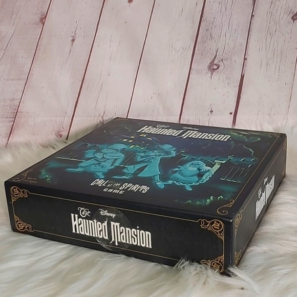 FUNKO DISNEY HAUNTED MANSION MAGIC KINGDOM PARK EDITION COLLECTIBLE BOARD GAME - Picture 7 of 12